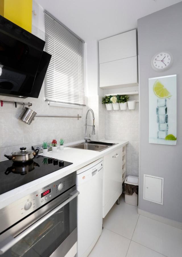 Gorgeous 2 Bedroom Duplex In City Center بوخارست المظهر الخارجي الصورة