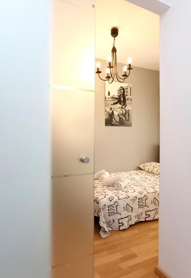 Gorgeous 2 Bedroom Duplex In City Center بوخارست المظهر الخارجي الصورة