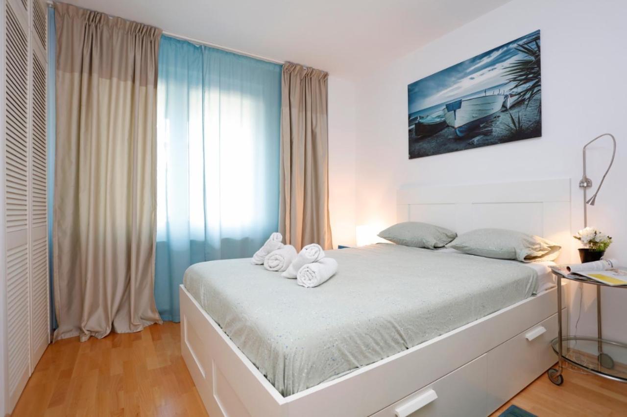 Gorgeous 2 Bedroom Duplex In City Center بوخارست المظهر الخارجي الصورة